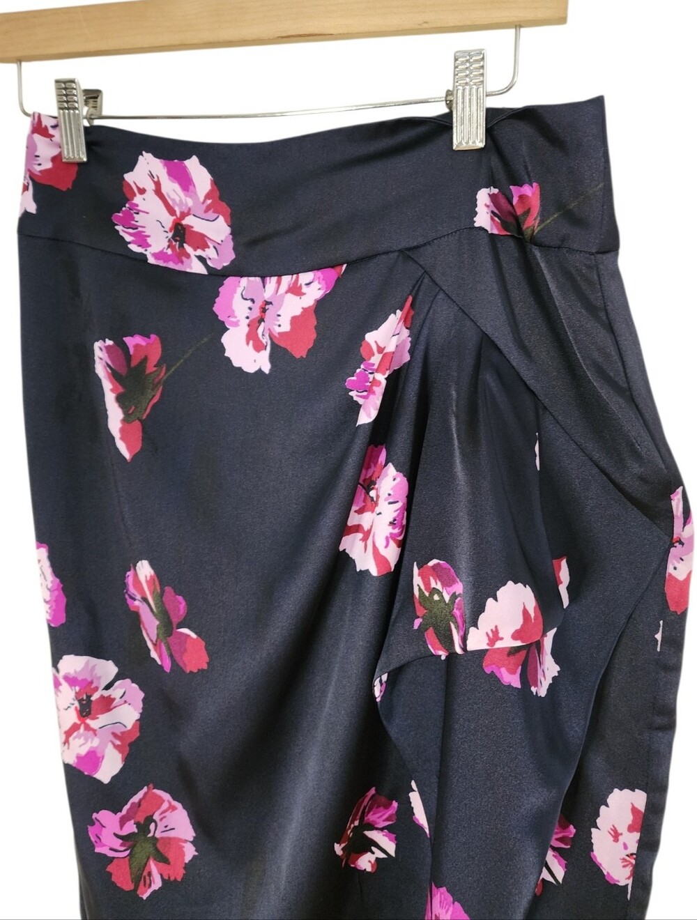 Joie Alphina Floral Draped Pencil Skirt NWT Silk Look Navy Pink Size 2 - Picture 7 of 10